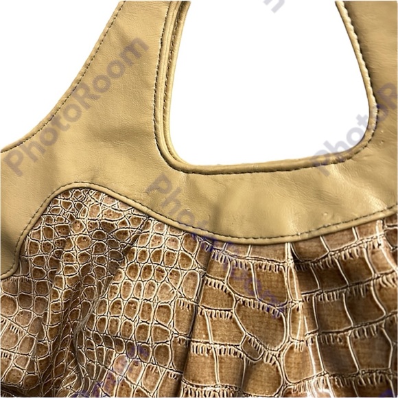 Croc Design Hand Bag - Picture 5 of 8